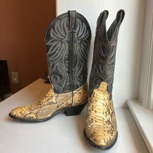 Authentic snakeskin boots with imitation leather shaft - SZ 6